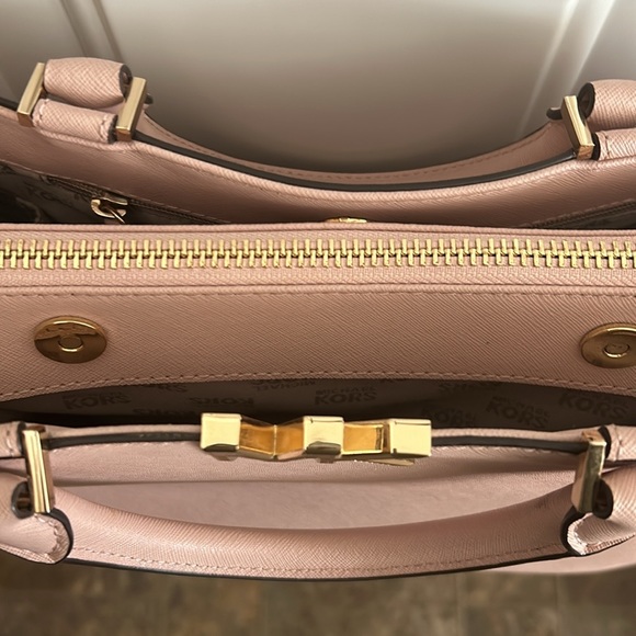 MK Michael Kors Florence Ballet Pink Medium Leather Satchel - Picture 14 of 15